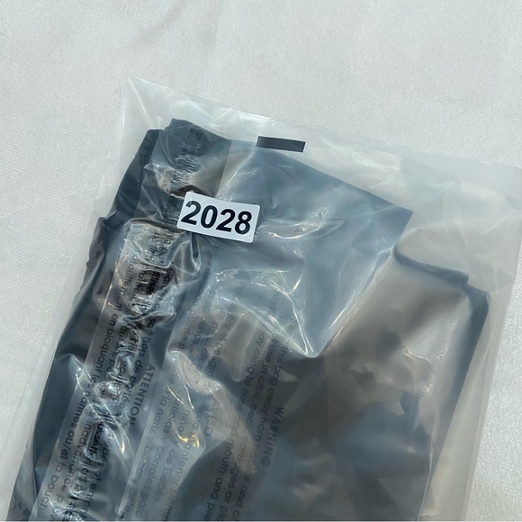 Athleta Women's Trekkie Hiking Cargo Shorts Charcoal Gray Size 8 2028 - Picture 8 of 8